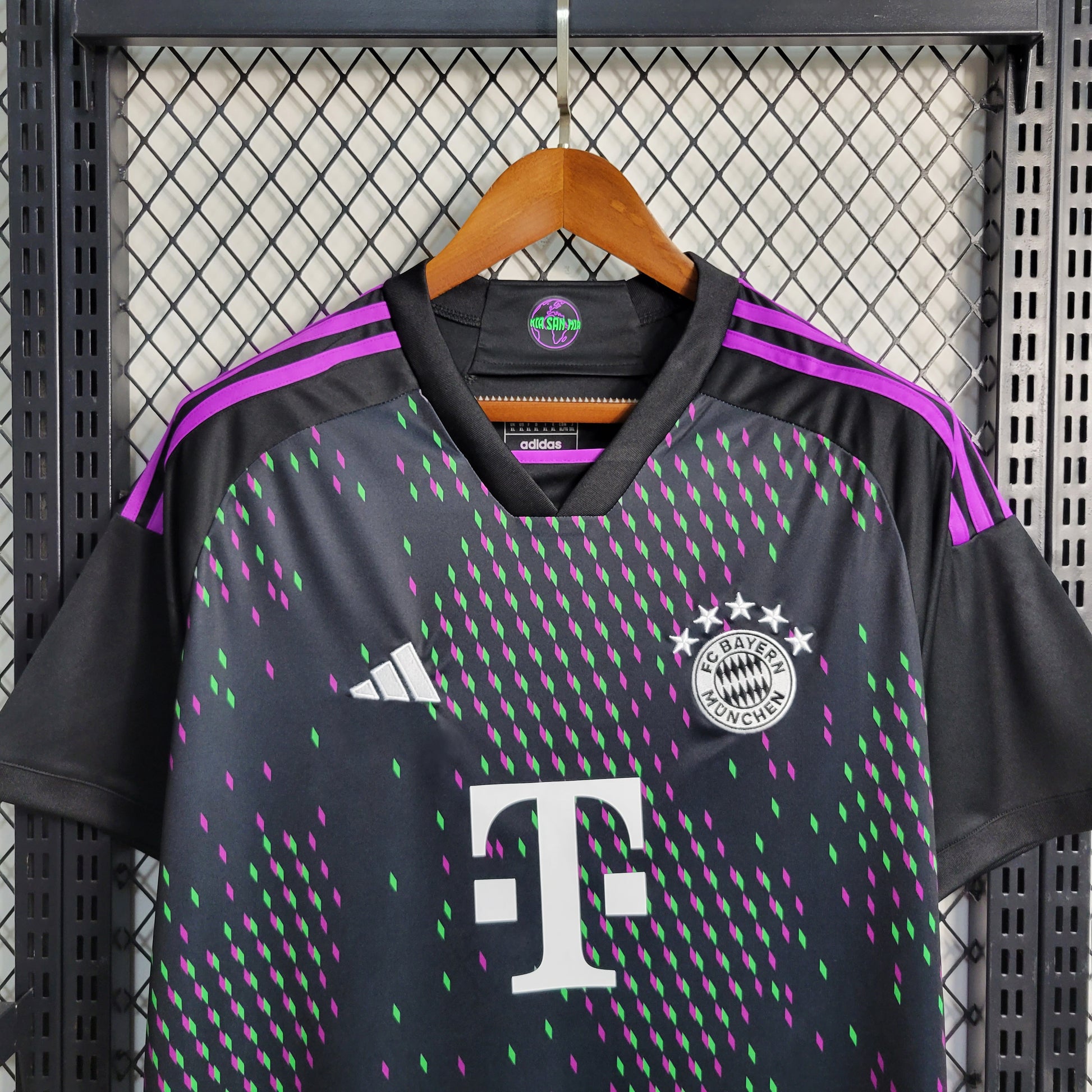 Adidas Bayern Munich Authentic Away Jersey 2023-2024 - L